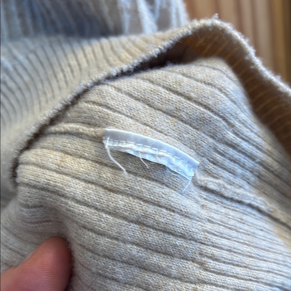 Ruiza Sweater Knit Top - Picture 7 of 9